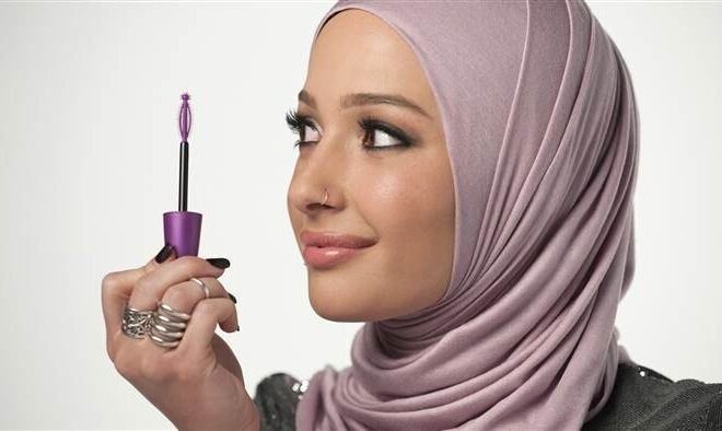CoverGirl Features its First Hijabi ad Model