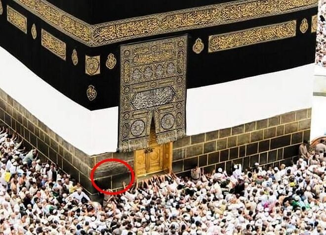 Less known facts of Inside Kaaba in Mecca.