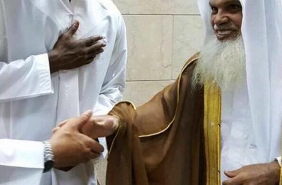 Paul Pogba meets the Imam of Masjid Nabawi