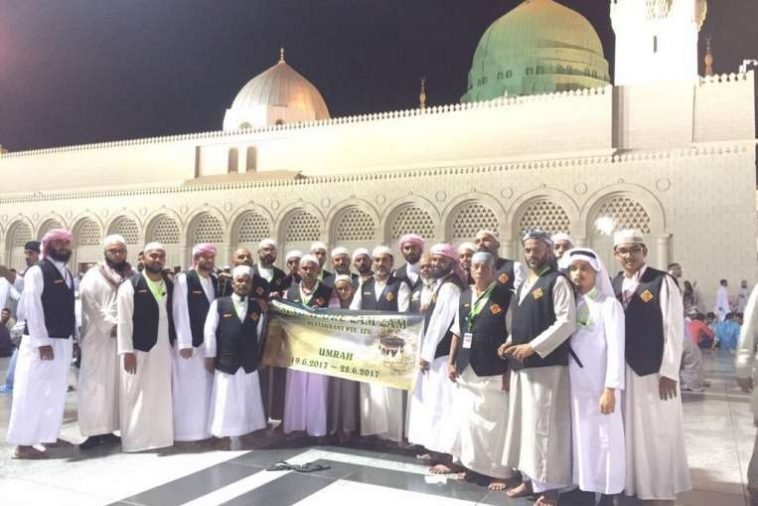 singaporean Muslim restaurant owner takes its employee to hajj