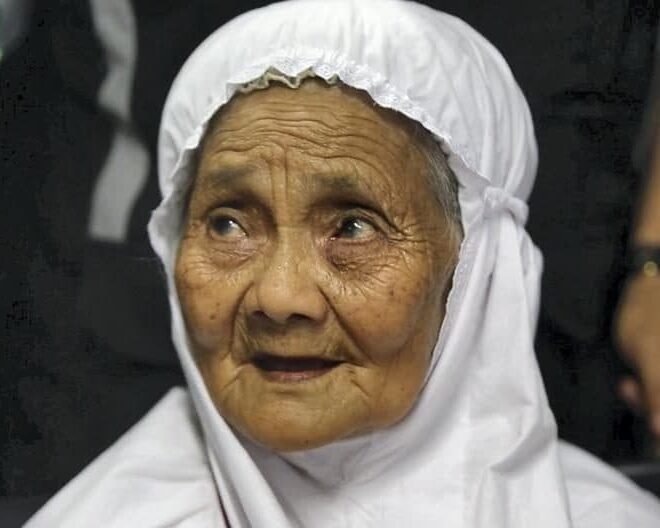 104 yrs old Mariah arrives for Hajj 2017