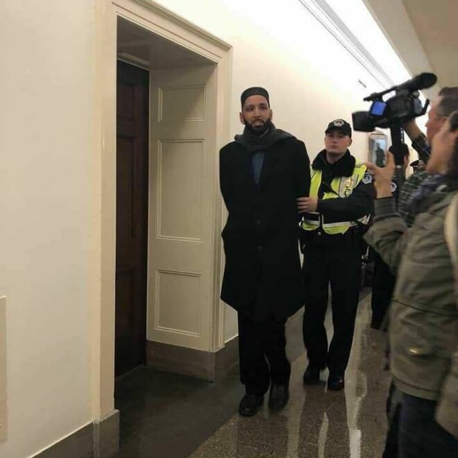 Imam Omar Suleiman arrested for protesting in favour of the #CleanDreamAct.