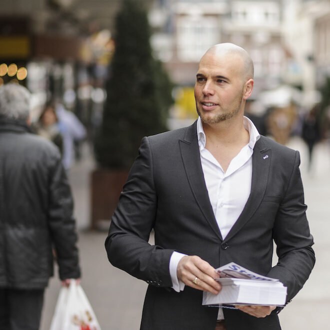 A  former outspoken anti Muslim parliamentarian converts to Islam.