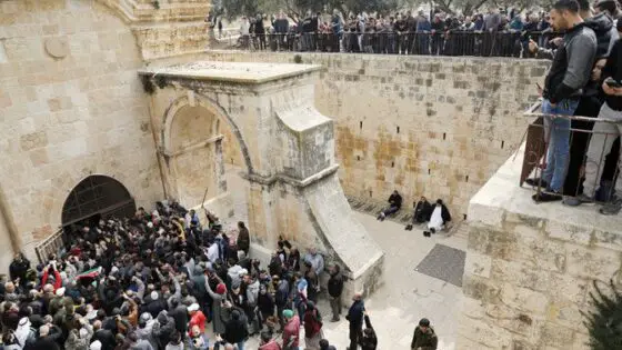 Muslims pray in banned area of Al-Aqsa for first time since 2003