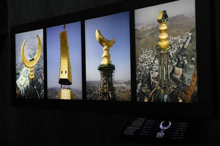 Makkah Clock tower Museum becomes a tourist place with lots of attraction.