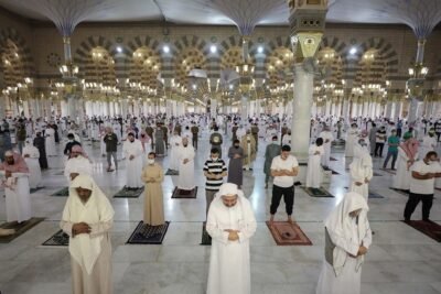 Masjid Nabawi in Madina reopens after the COVID lockdown