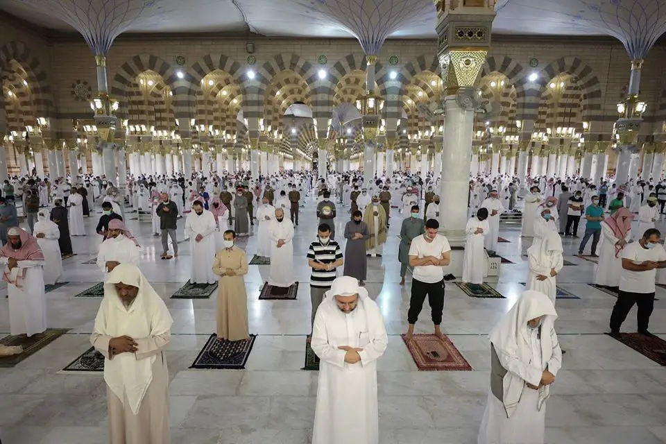 you are currently viewing masjid nabawi in madina reopens after the covid lockdown