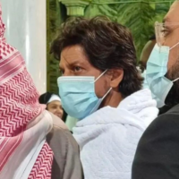 Pictures of Shahrukh Khan Performing Umrah goes viral