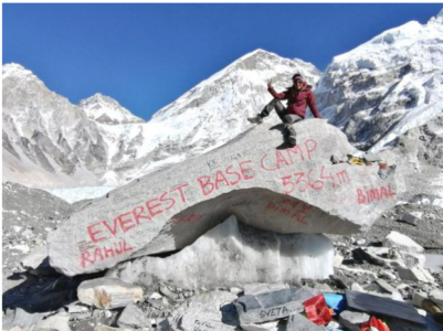 zaynab jogi becomes first muslim woman from uk to climb everest