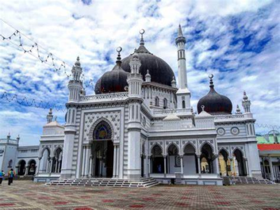 beautiful mosque to visit in Malaysia