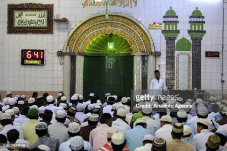 Dua for beginning a speech,"Innalhamdalillah nahmaduhu