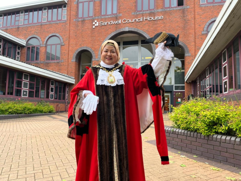 Cllr Syeda Khatun became the First Female Mayor of Sandwell Council.