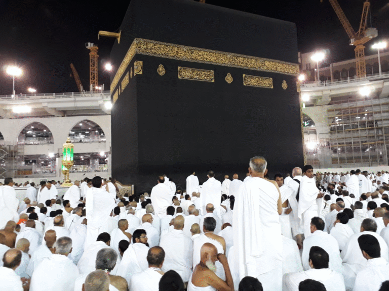 What is the Difference Between Hajj and Umrah